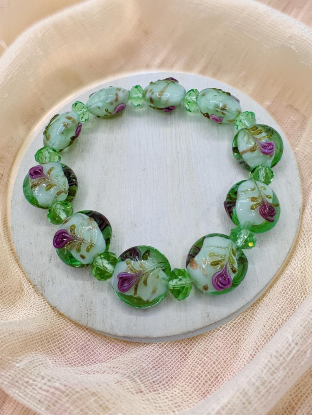 Green Floral Glass Beaded Stretch Bracelet – Handcrafted Elegant Statement Piece